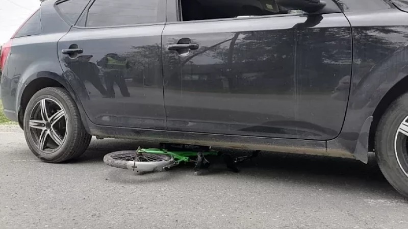 14-летний водитель машины сбил 6-летнего ребенка на велосипеде