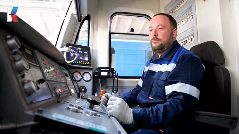 «Тружусь и горжусь». Профессия - слесарь-электрик в метрополитене