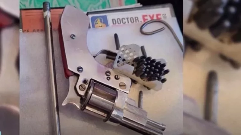 Самодельный револьвер обнаружили полицейские в квартире