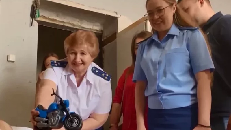 Представители силовых ведомств поздравили юных екатеринбуржцев с Днём защиты детей