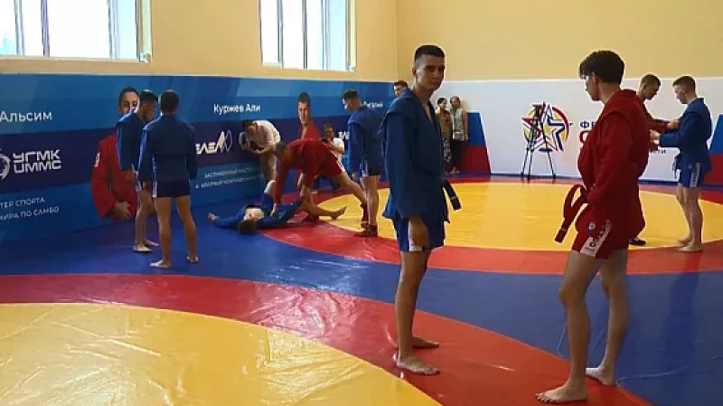 В Верхней Пышме открылась первая в России секция самбо для слушателей духовной семинарии