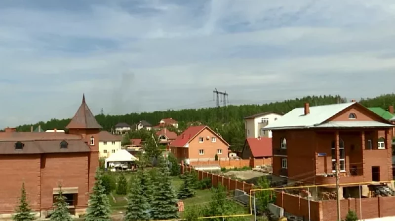 Жители Уктуса обвиняют горняков в повреждении своих домов