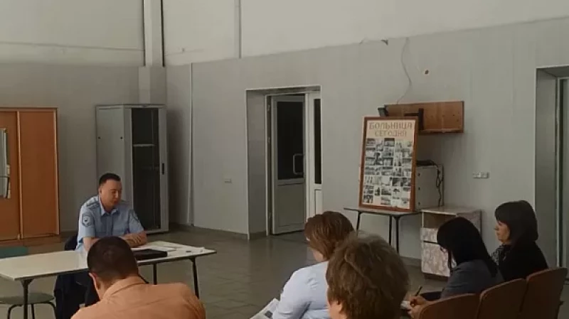 Сотрудники полиции предостерегли медиков Новолялинской районной больницы от действий мошенников