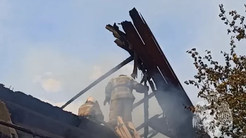 Два человека пострадали при пожаре в Ревде