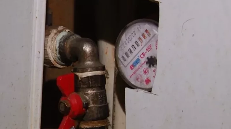 Свердловчан возмутило требование УК поставить вторую пломбу на счётчики