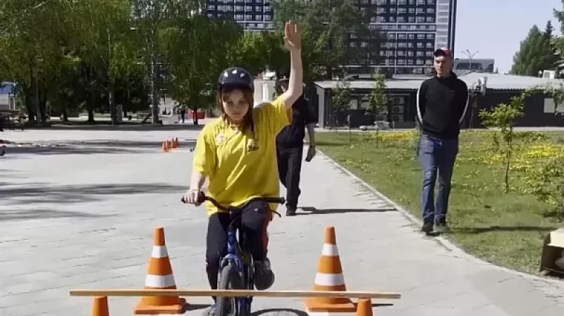 Сотрудники ГИБДД накануне летних каникул призвали детей и родителей к соблюдению ПДД