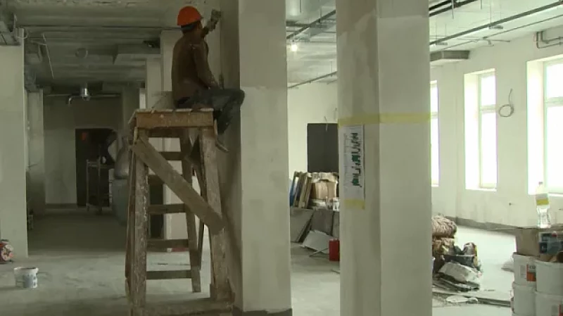 Губернатор Евгений Куйвашев проверил темпы строительства новой школы в Косулино