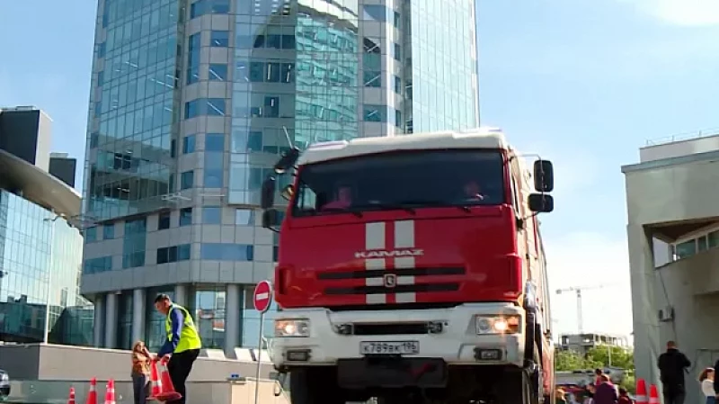 МЧС совместно с пожарно-спасательным гарнизоном провели тактические учения в бизнес-центре