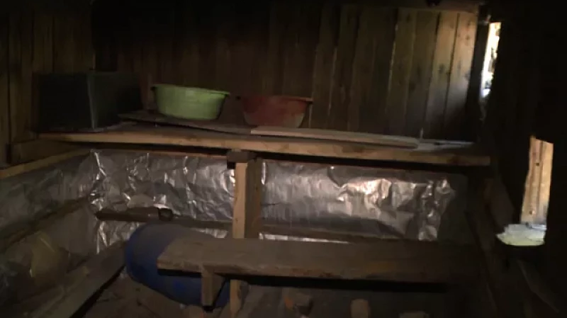 Пенсионер вынужден жить в бане после пожара