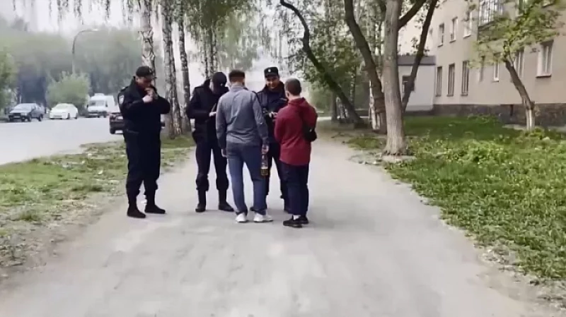 11 административных протоколов составили полицейские в ходе рейда по Сортировке