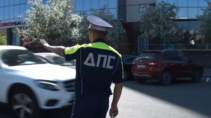 Сотрудники ГИБДД ловят дорожных нарушителей с помощью искусственного интеллекта