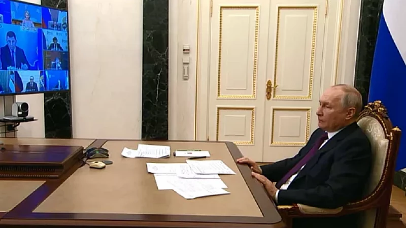 Губернатор Евгений Куйвашев доложил президенту о поддержке, которую получают погорельцы