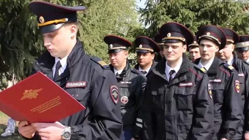 150 молодых сотрудников полиции принесли присягу