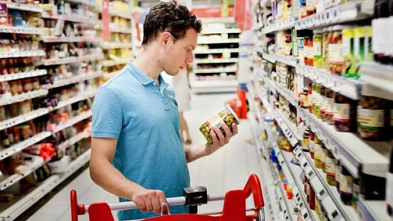 Случайно разбили товар в магазине: нужно ли за него платить?