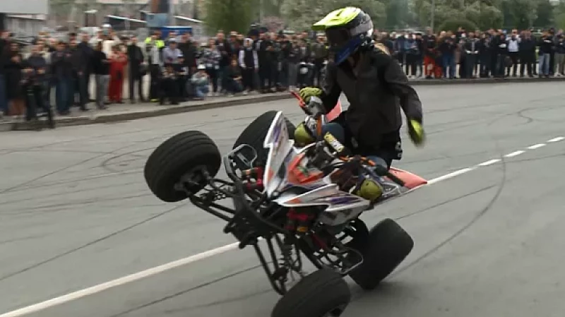 Сотни мотоциклистов открыли мотосезон