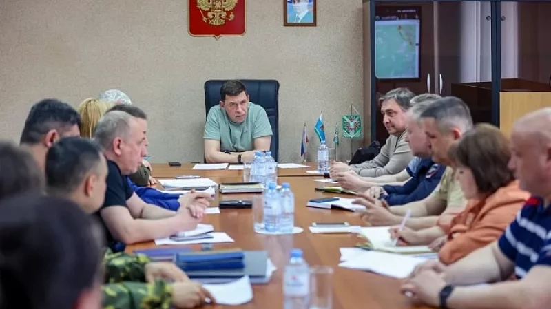 Евгений Куйвашев в Асбесте провел оперативное совещание и дал поручения по борьбе с огнём и поддержке жителей