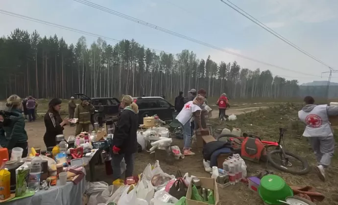 Волонтеры вышли на борьбу с пожарами в Свердловской области по просьбе губернатора Евгения Куйвашева