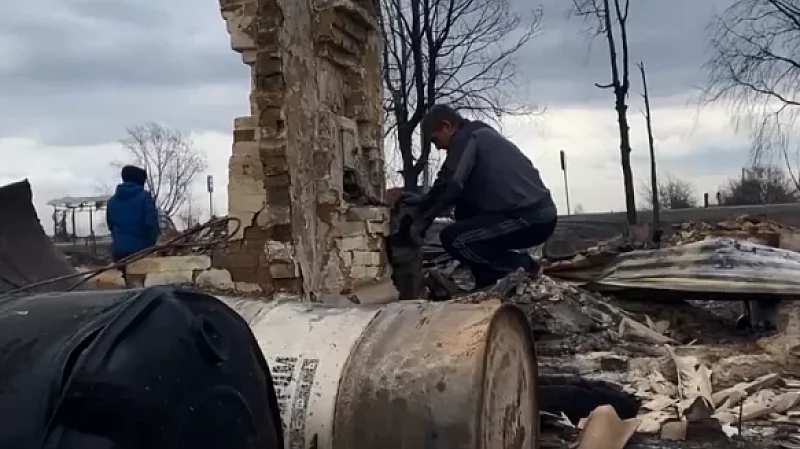 Гуманитарную помощь для погорельцев Сосьвы привозят со всей России