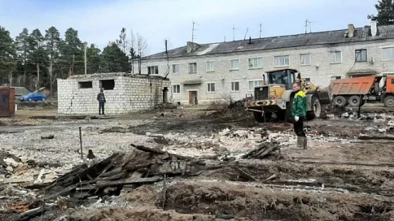 Из 125 участков на месте пожара в Сосьве уже расчищены около 100