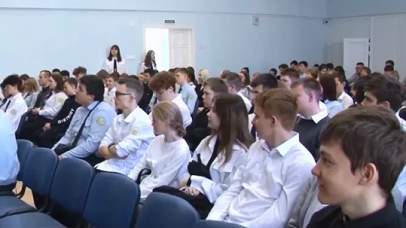 Сотрудники полиции предостерегли студентов о проявлениях экстремизма и терроризма