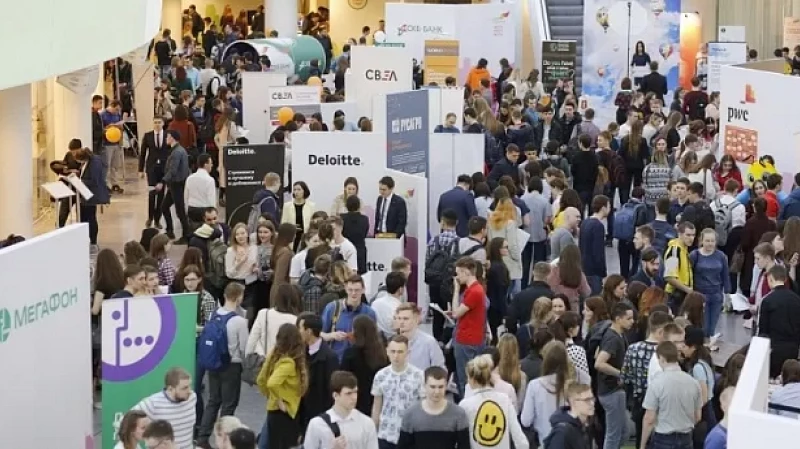 Больше 40 компаний-работодателей принимают участие в акции «Время карьеры»