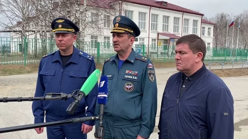 Алексей Шмыков прокомментировал ситуацию с восстановлением домов в Сосьве и временным размещением жителей