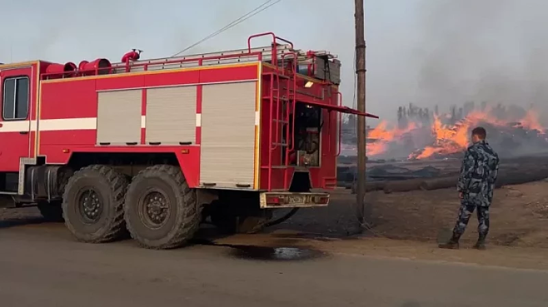 Первый замгубернатора Алексей Шмыков и замглавы МЧС России вылетели в Сосьву