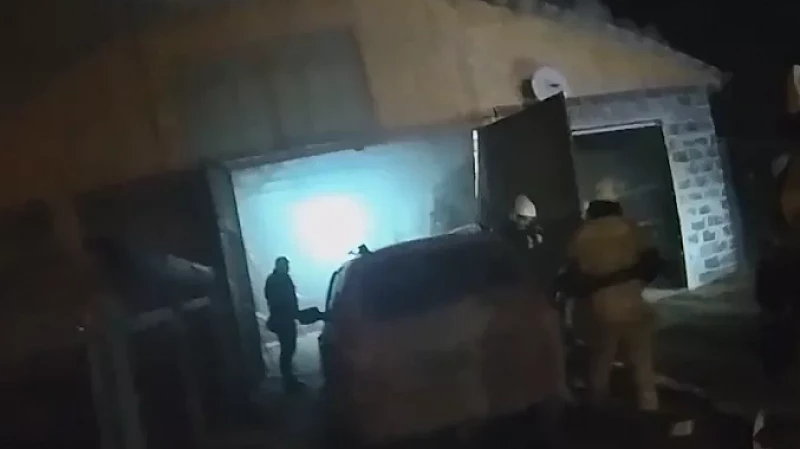 Сотрудники полиции спасли из пожара семью пенсионеров