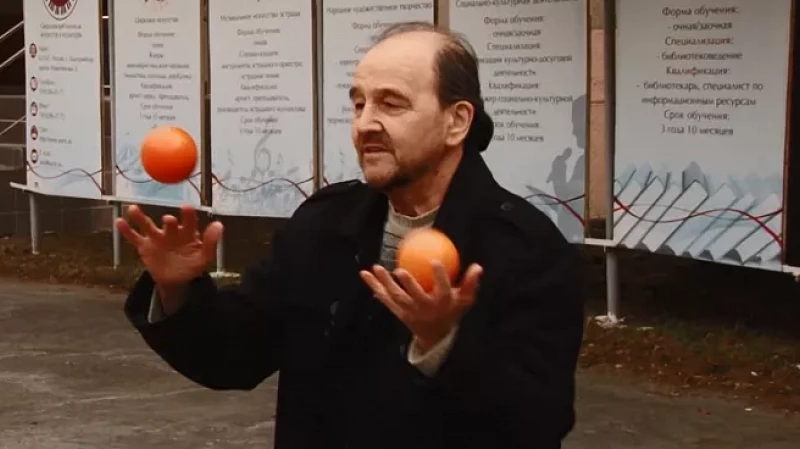 Во всемирный день жонглёра артист цирка рассказал, как освоить древний вид искусства