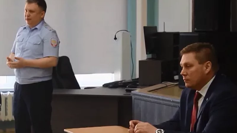 Мошенники разводят свердловчан, представляясь сотрудниками правоохранительных органов