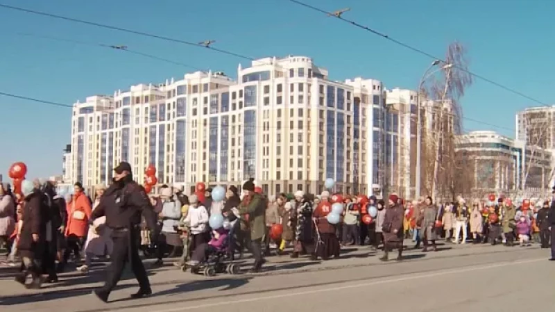 Около 5000 уральцев приняли участие в пасхальном Крестном ходе