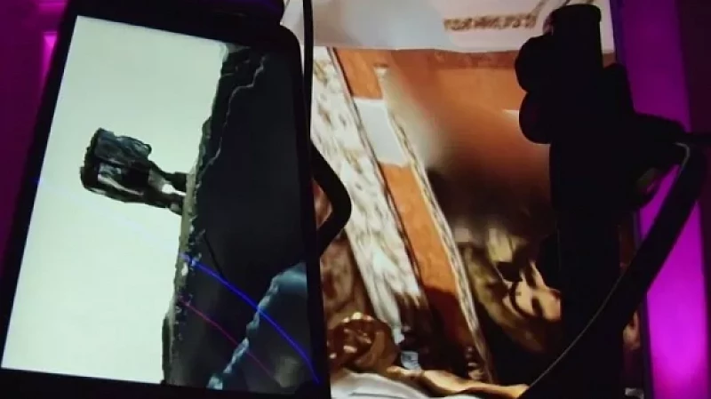 Гуляем по выставке, где можно послушать звуки вселенной