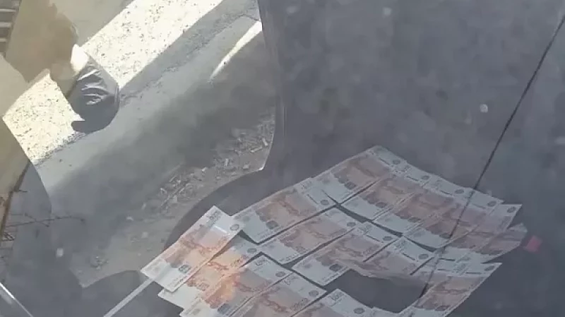 Пьяный водитель пытался дать взятку инспектору ГИБДД