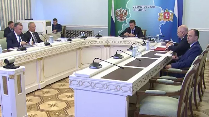 С 1 мая пенсии пожилым людям смогут привозить только сотрудники «Почты России»