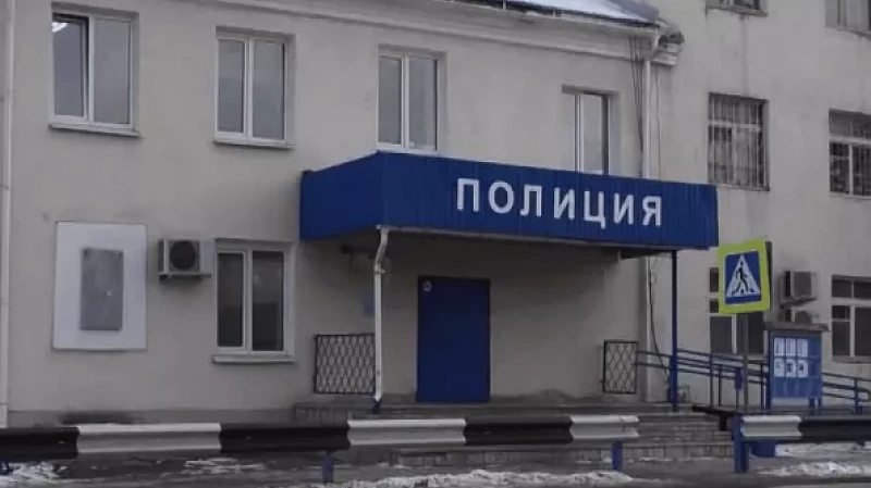 Опознали бегунков. Полицейские задержали курьеров, собиравших деньги с обманутых пенсионеров