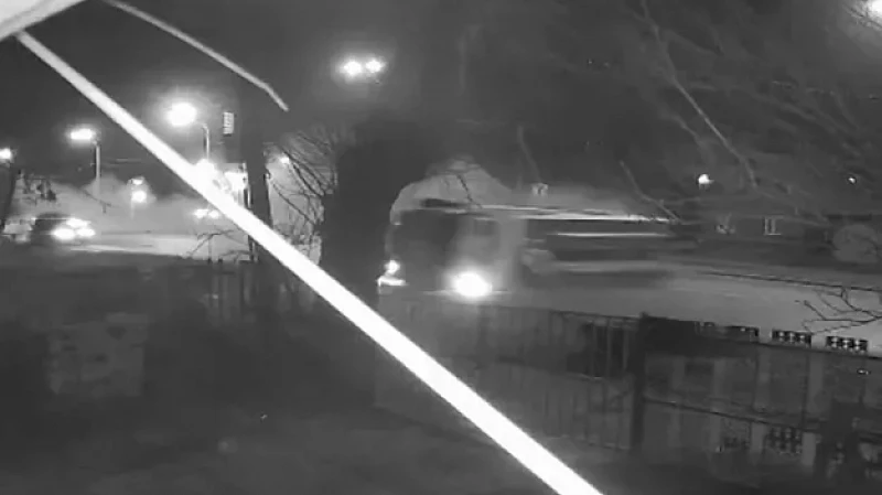 В Екатеринбурге пожарная машина столкнулась с внедорожником