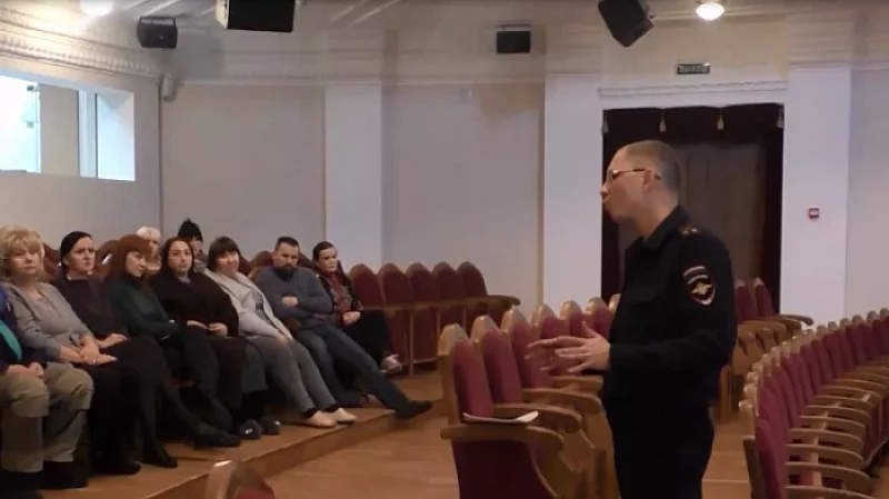 Полиция провела профилактическую беседу в Нижнетагильском драмтеатре