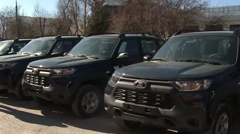 Автопарки свердловских больниц пополнили 53 новых внедорожника