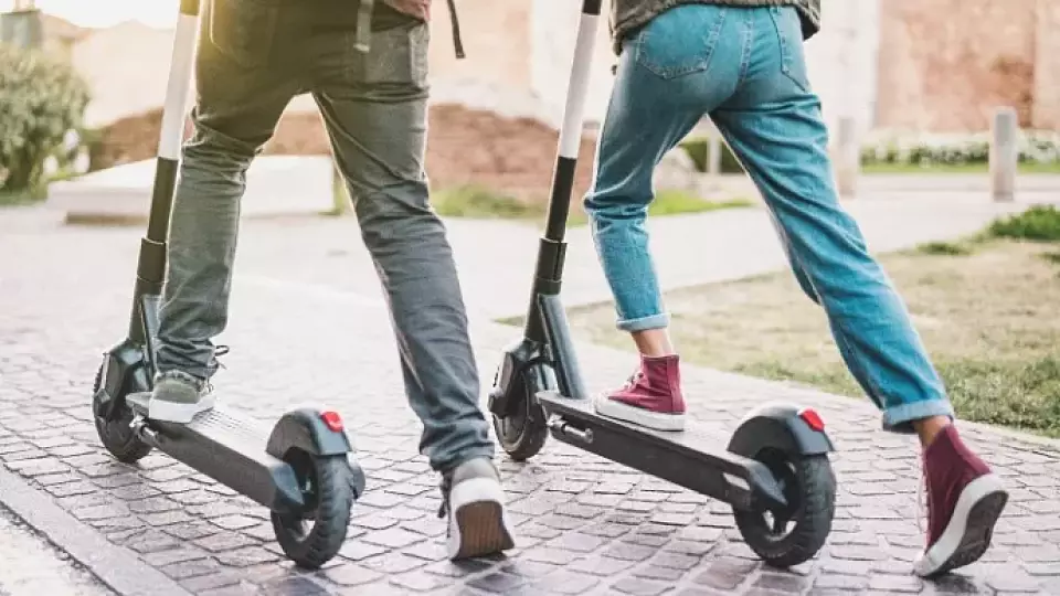 Сезон электросамокатов открылся в Екатеринбурге: как ездить без штрафов