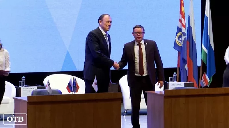 Договор о всестороннем сотрудничестве подписали представители Синарского трубного завода и администрации Каменска-Уральского