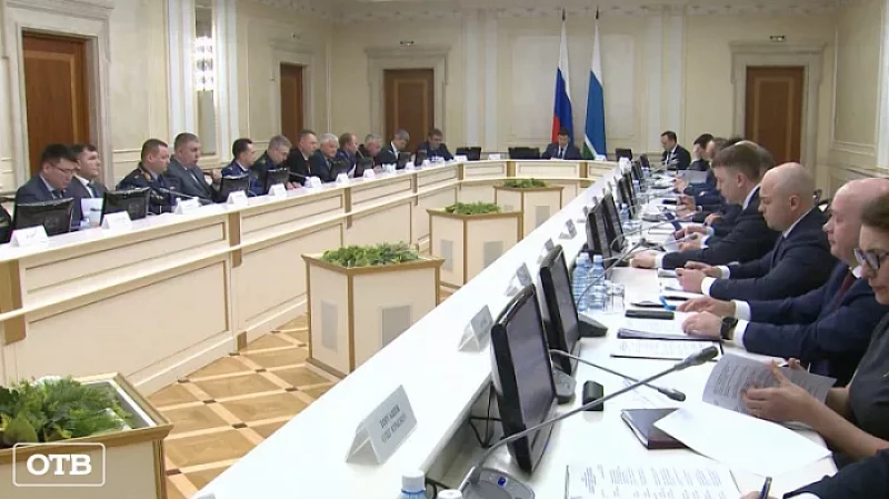 Губернатор Евгений Куйвашев поручил выработать дополнительные меры по ликвидации незаконных свалок