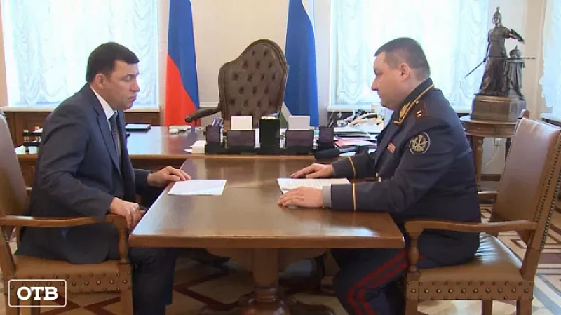 Евгений Куйвашев и начальник свердловского ГУ ФСИН Александр Фёдоров обсудили вопрос создания исправительных центров