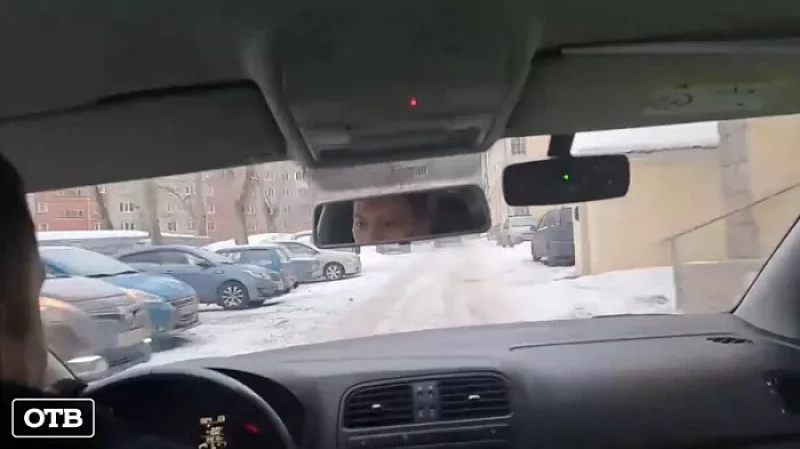 Водитель тонированной «Мазды» устроил гонки с сотрудниками ДПС