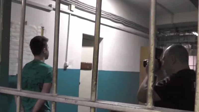 Молодость за решёткой: в Краснотурьинске оперативники задержали парня и девушку с крупной партией наркотиков