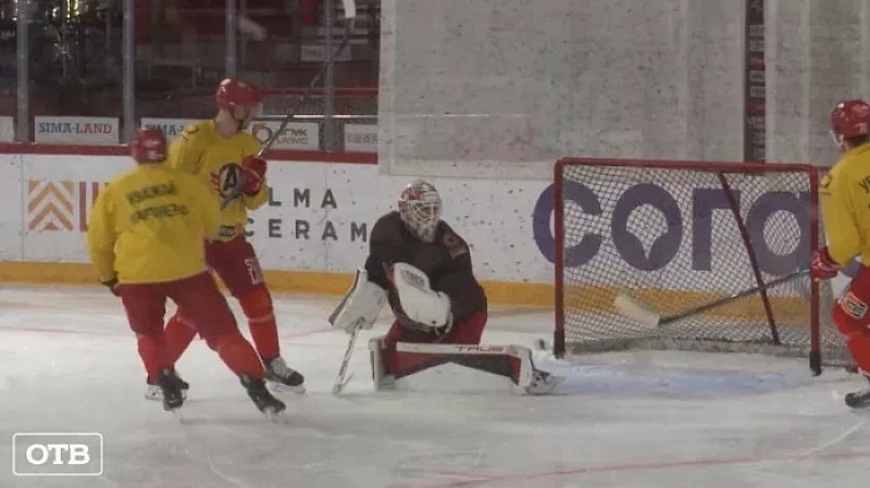 Как пройти «Металлург»: хоккеисты «Автомобилиста» готовятся к первому матчу плей-офф