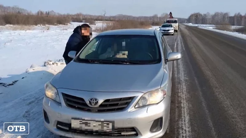 Свердловские автоинспекторы задержали нетрезвого водителя, перевозившего семью в другой город