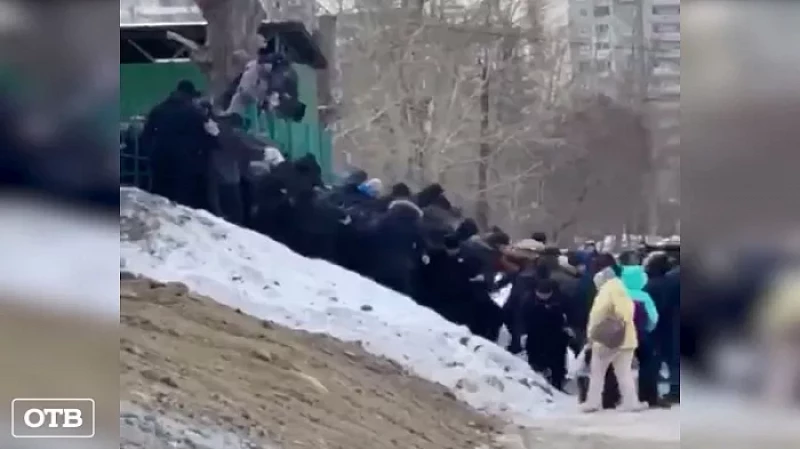 Вооружённые силовики нагрянули в мечеть в Екатеринбурге