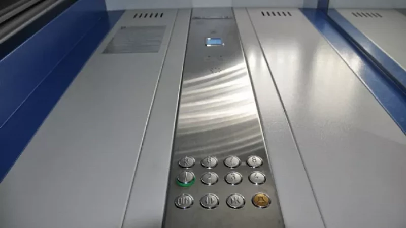 Плата за капремонт в Свердловской области: где установят новые лифты и поменяют крыши?