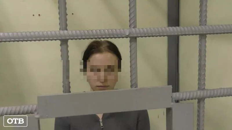 В Нижнем Тагиле полицейские задержали 19-летнюю закладчицу из Омска
