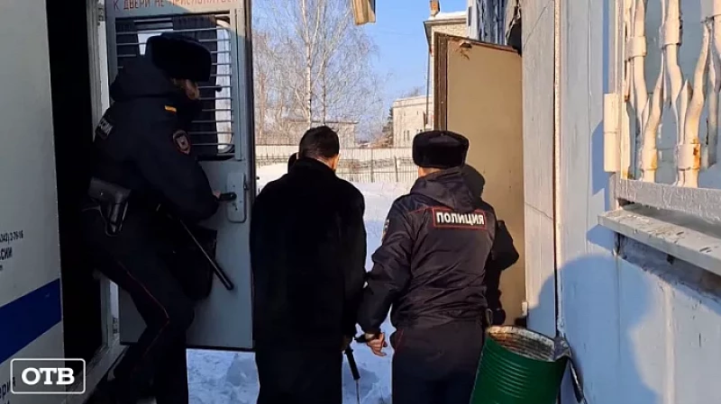 Курьер, работавший на телефонных мошенников, останется под стражей на время следствия